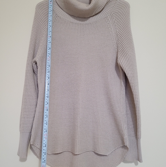 Seven sisters sweater, size Small, colour beige. - Picture 2 of 5